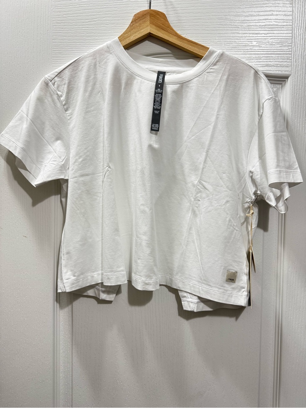 Vuori Short Sleeve Feather Cross Back - Picture 4 of 7
